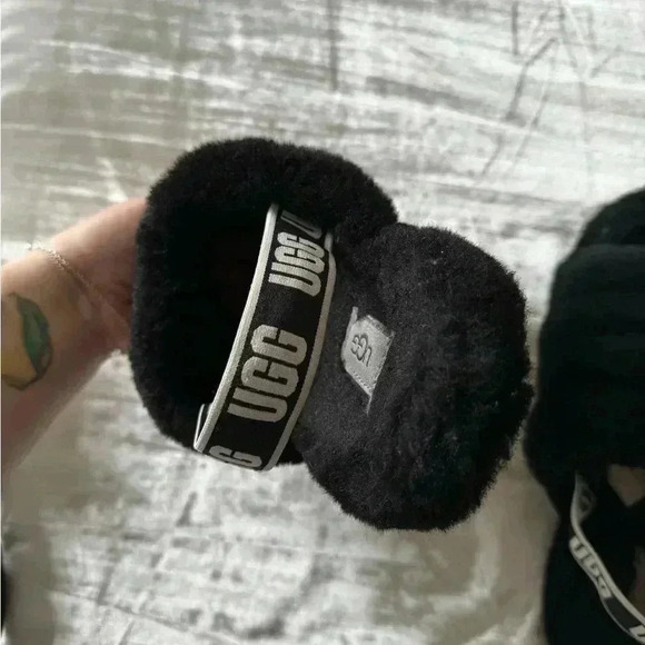 Ugg Fluff Yeah Slide - Picture 4 of 5
